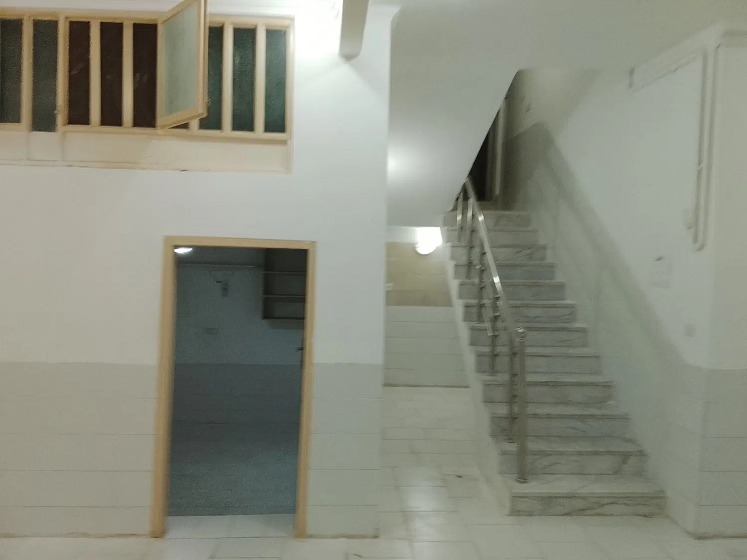 زیرزمین اجاره در بلوار دشتی کوچه حاج غلامحسین