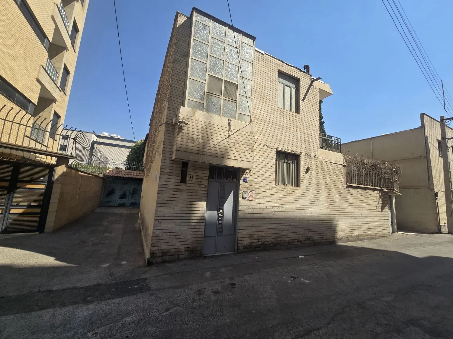 خانه ۱۲۰ متری با مجوز ۱۰۰ درصد ساخت