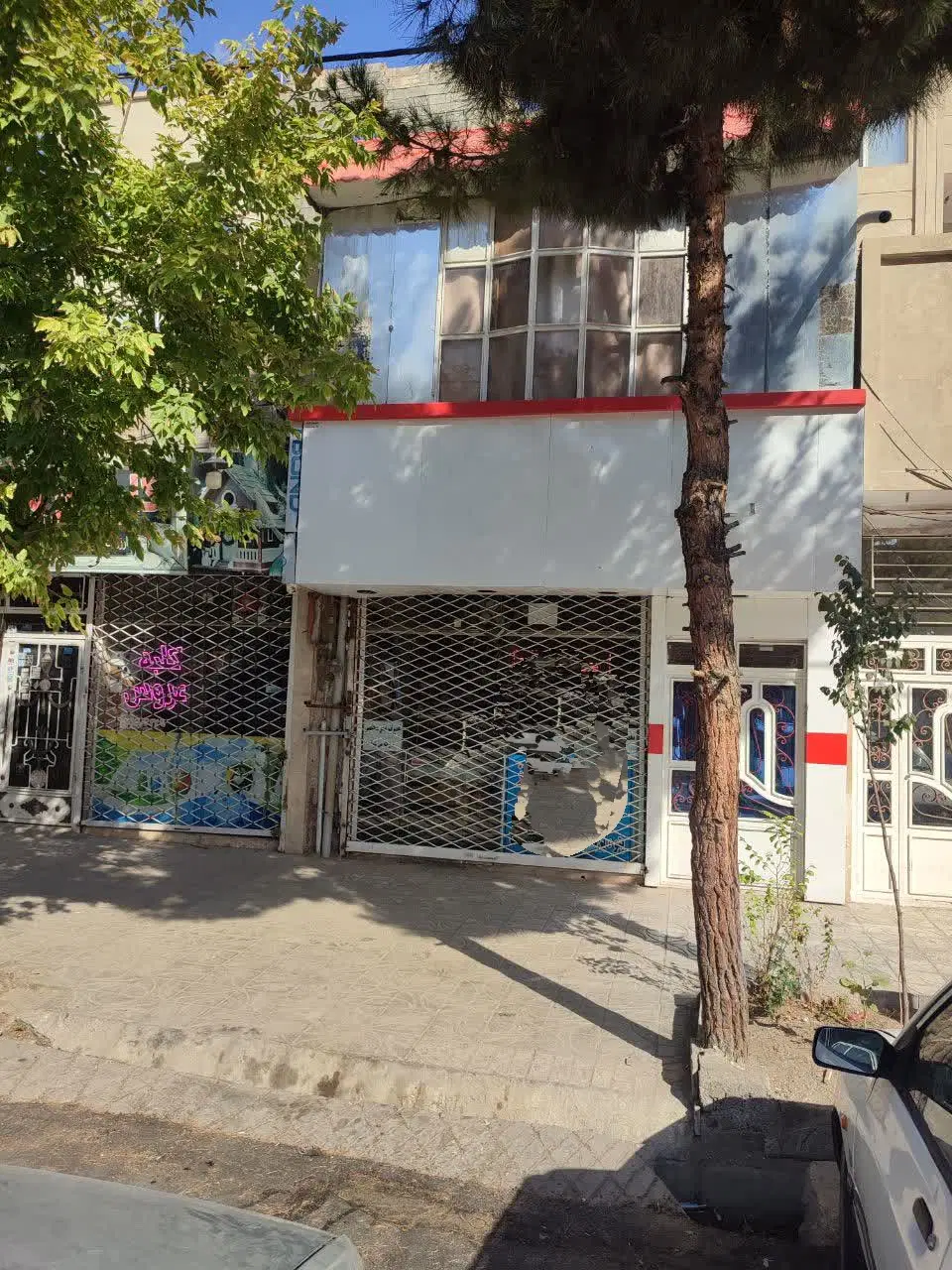 ۱۱۰ مترمغازه  مناسب - نمایشگاه اتومبیل  - رستوران