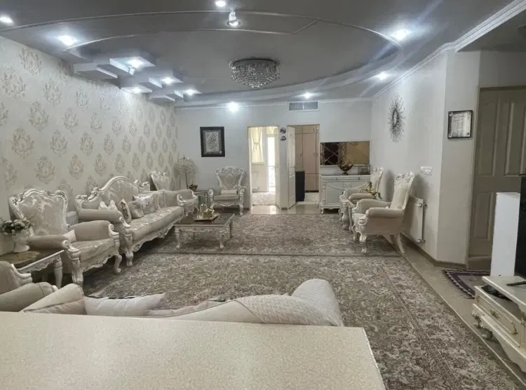 86متری 2خواب(فول امکانات)خیابان کاشان