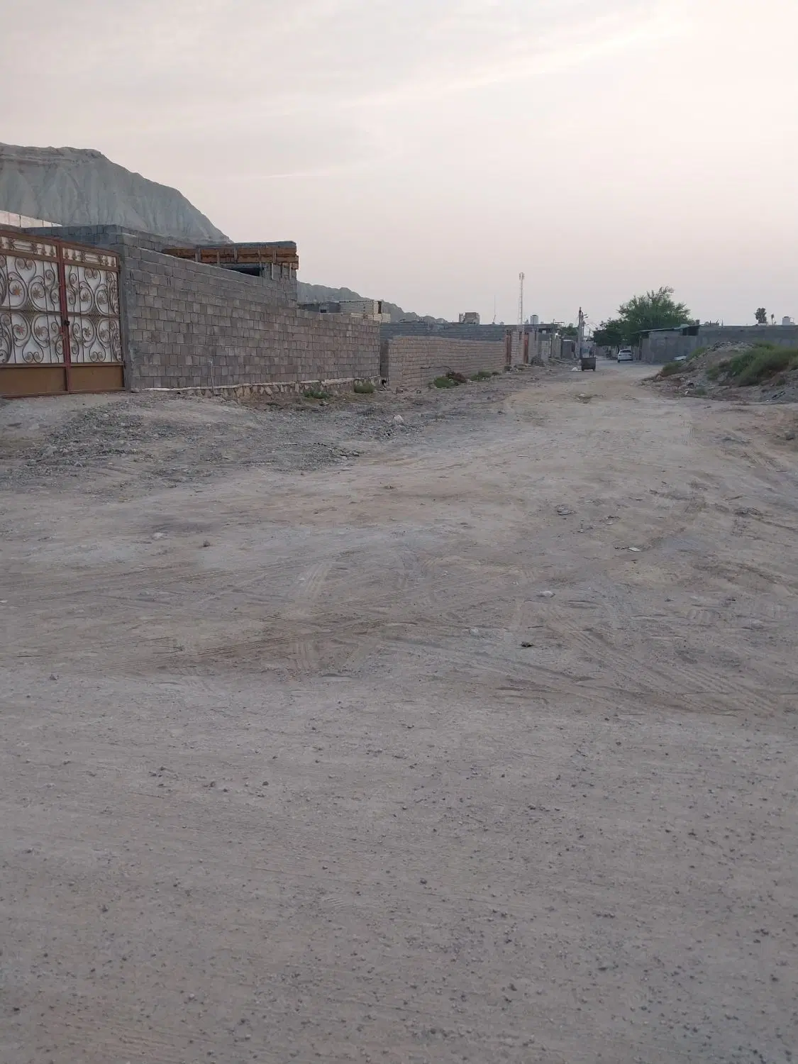 زمین فروشی