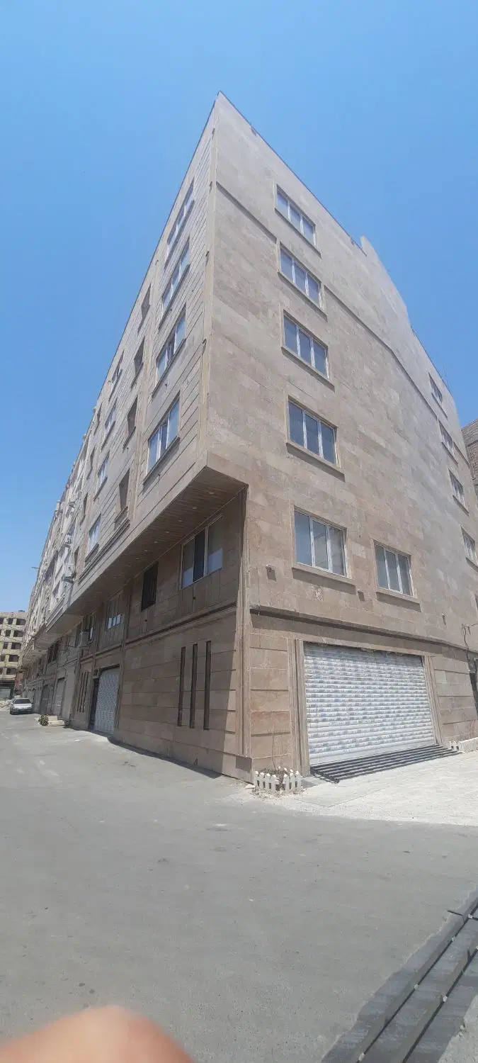 واحد ۱۰۱متری دو نبش