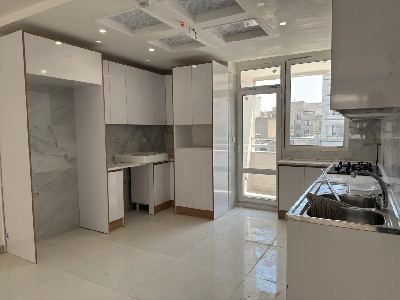 اپارتمان ۱۳۰ متری ۳ خوابه نوساز