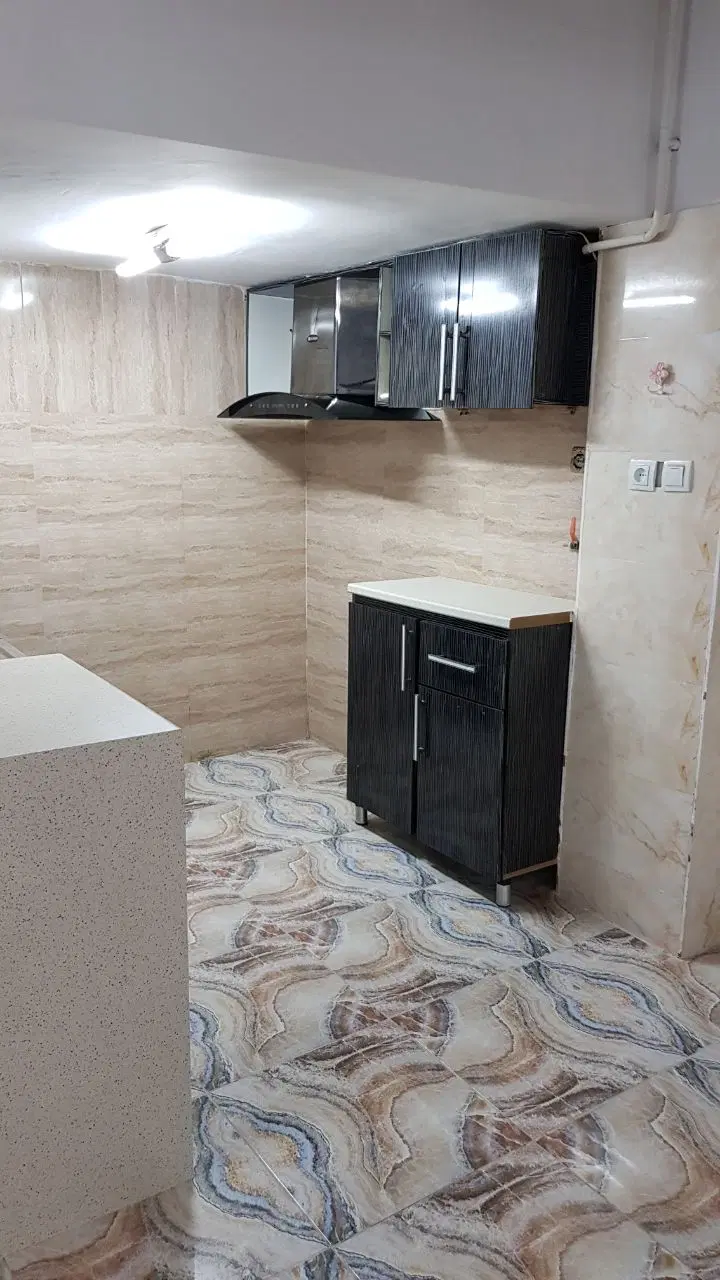 یکملک  تجاری مسکونی خانه ویلایی همراه ۳مغازه