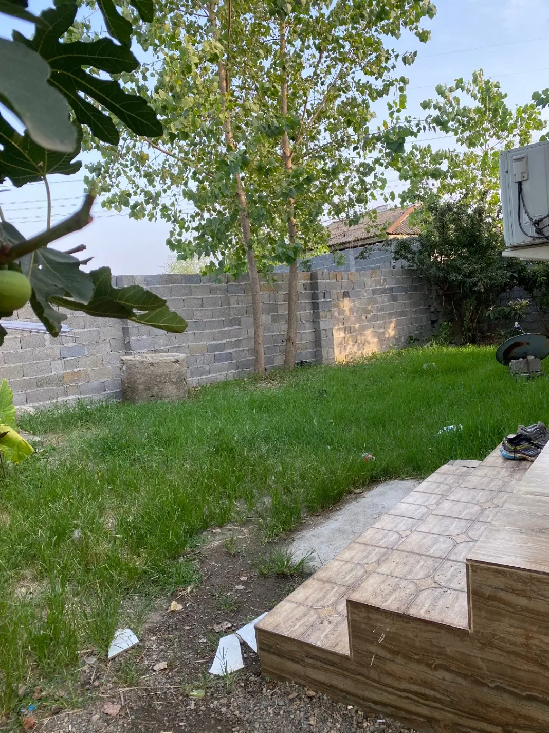 خانه ویلایی با مغازه