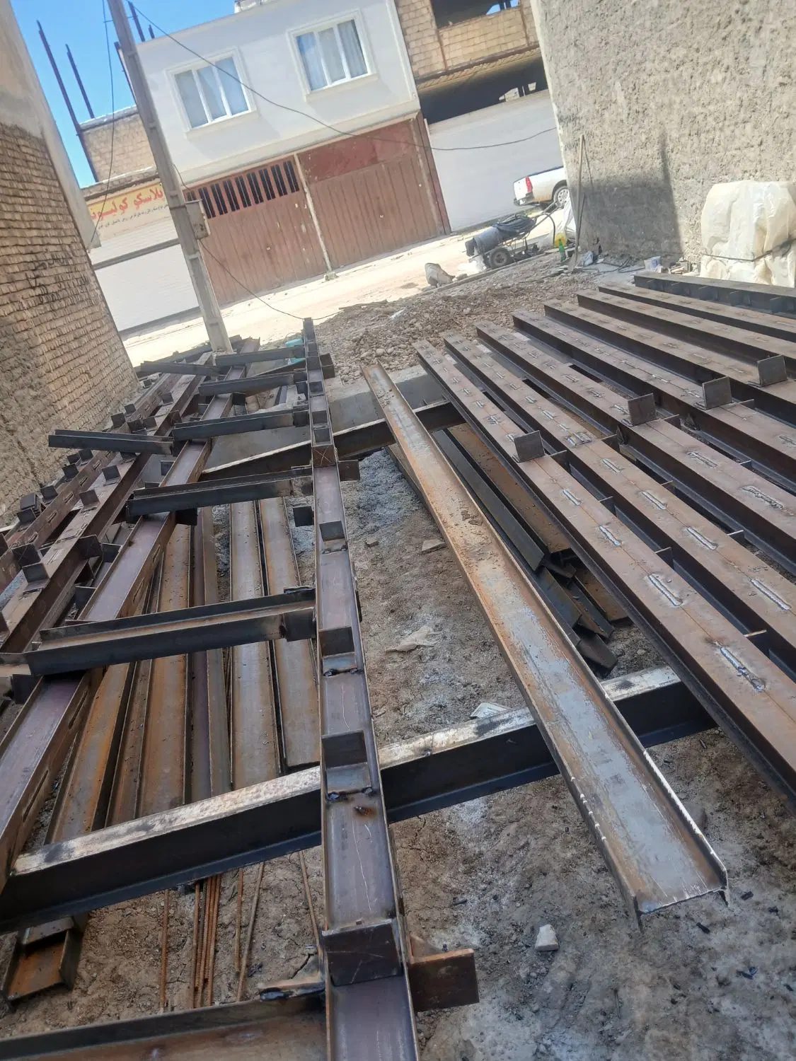 ساختمان تجاری مسکونی پاپی خالدار