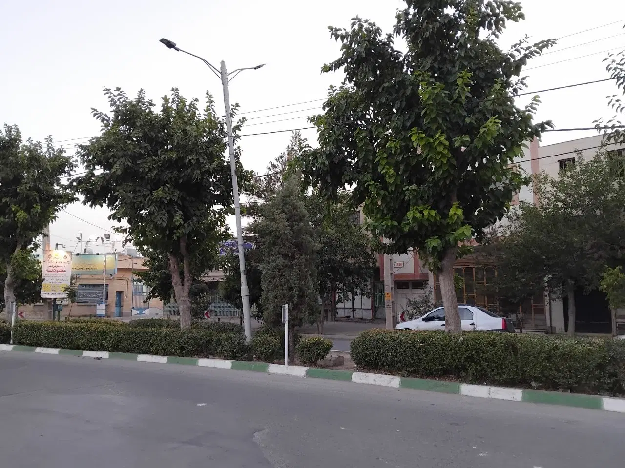 مغازه و دفتر کار نبوی منش