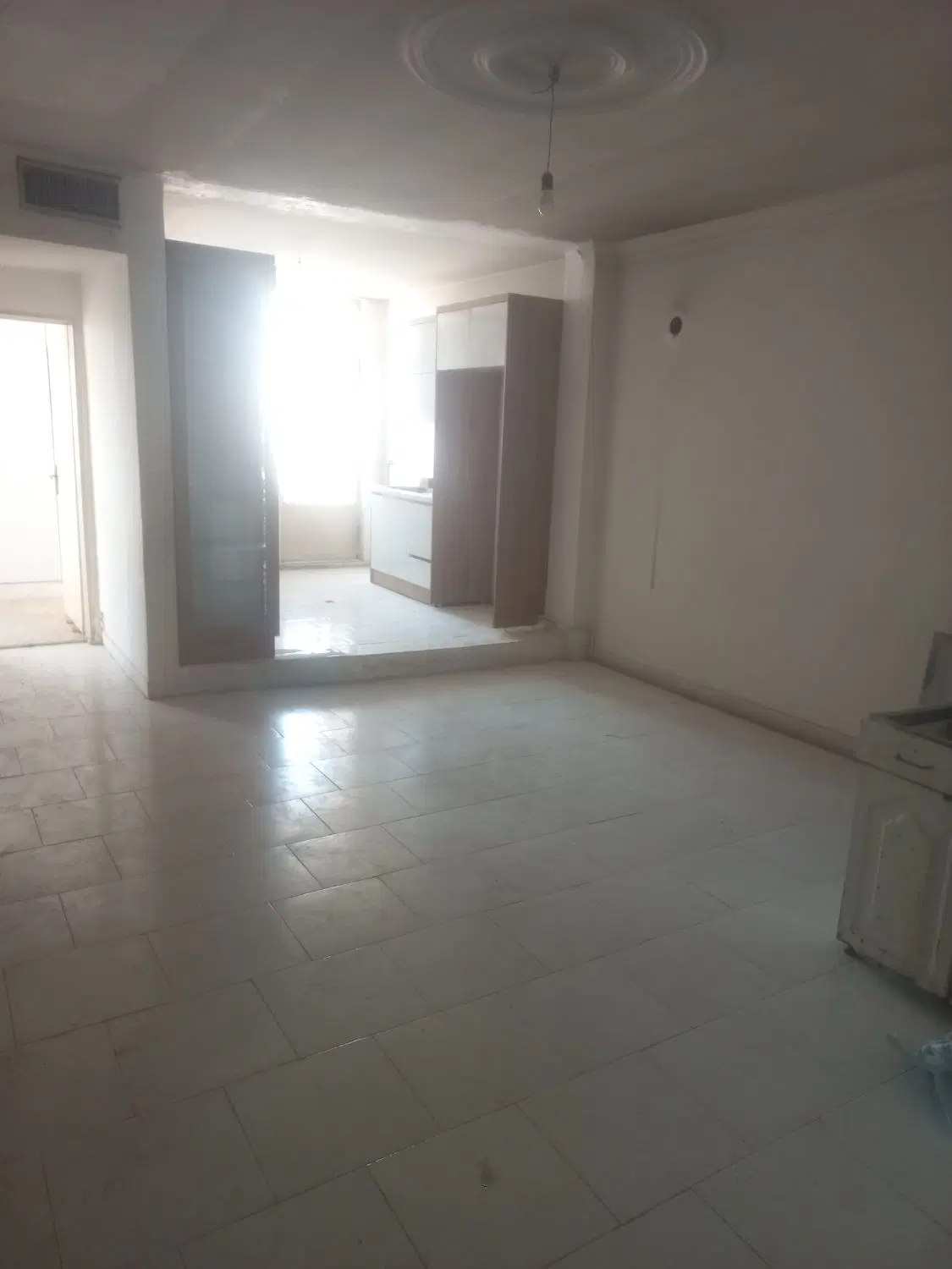 اجاره واحد۷۵متری دوخواب با آسانسور و پارکینگ