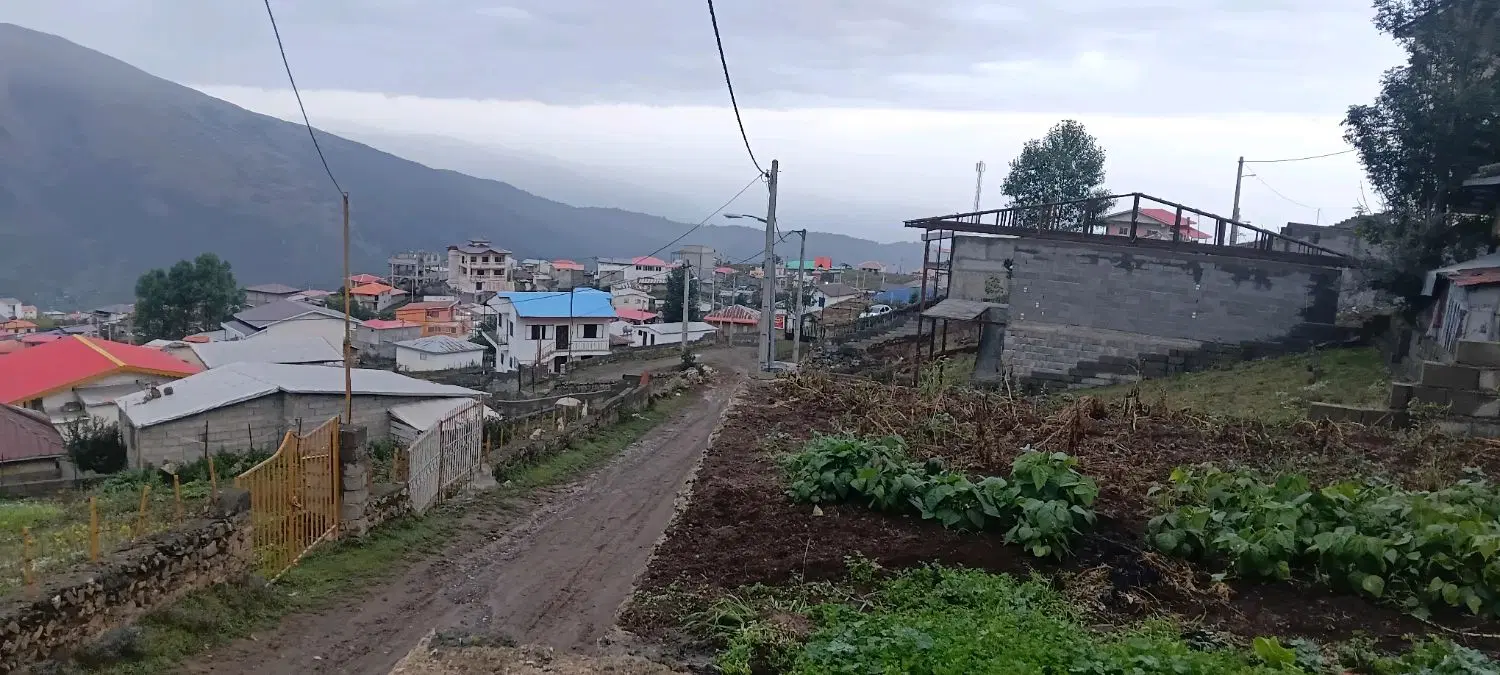 150متر زمین مسکونی کاربری