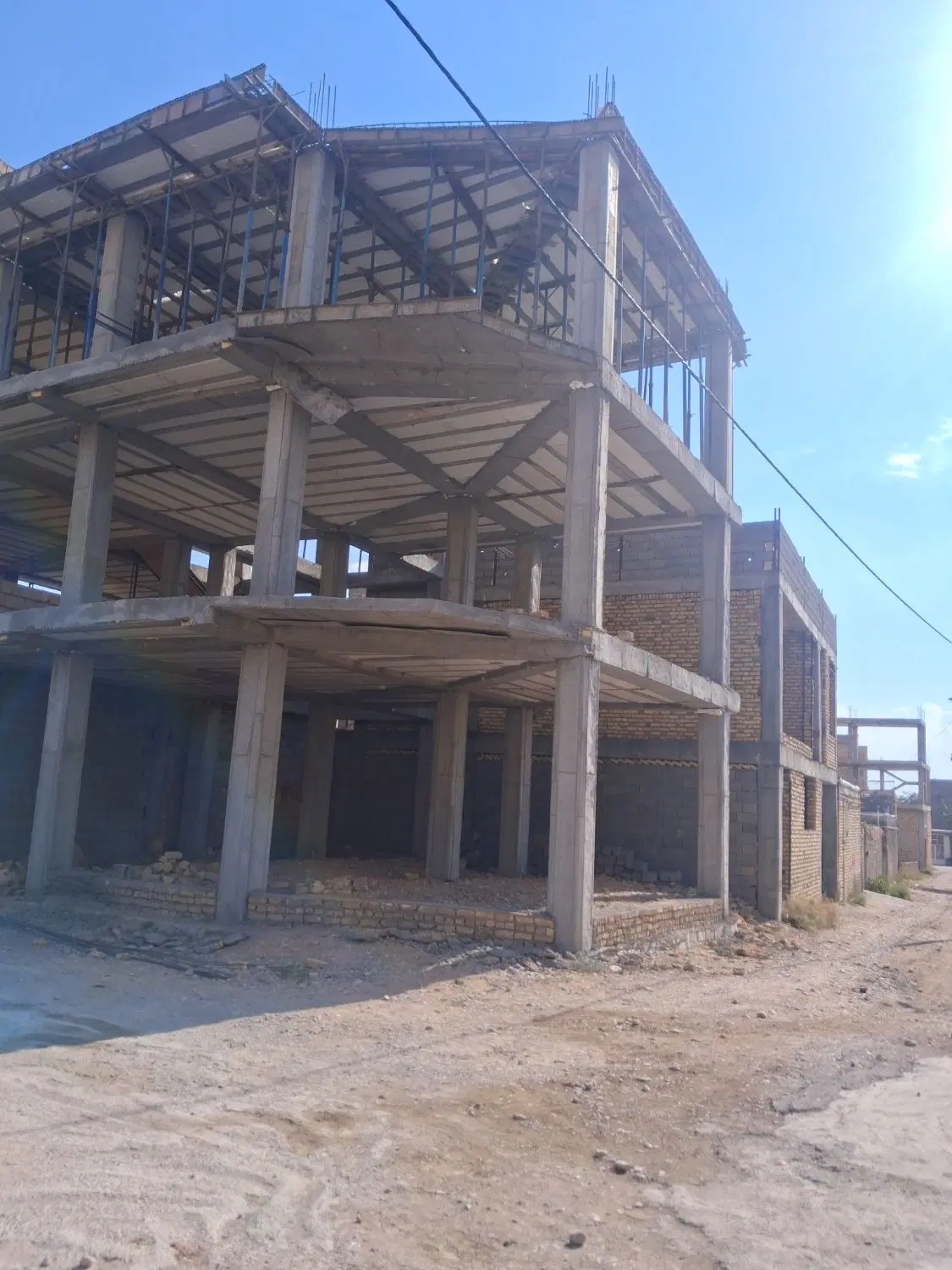 خونه نیمه ساز