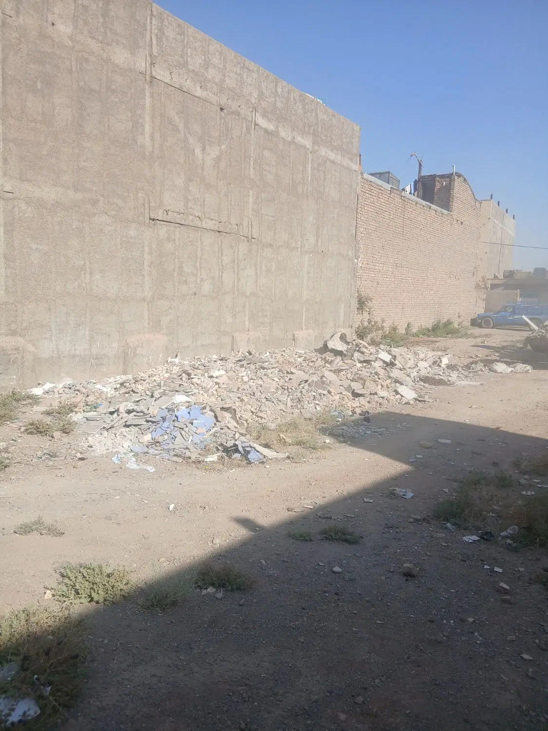 اجاره زمین چهار دیواری
