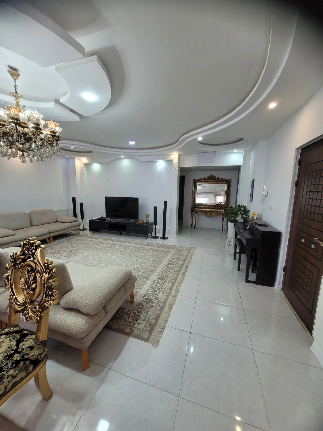 آپارتمان تک واحدی