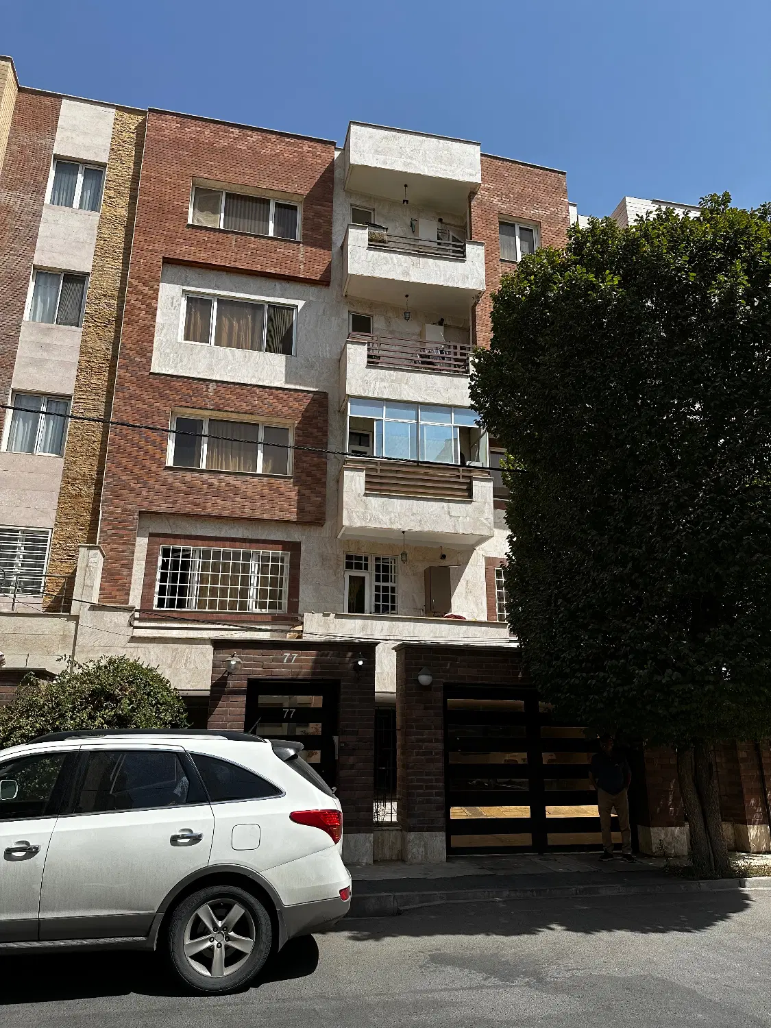 ۹۰ متری دوخوابه فلکه اول گوهر دشت کوچه معینی