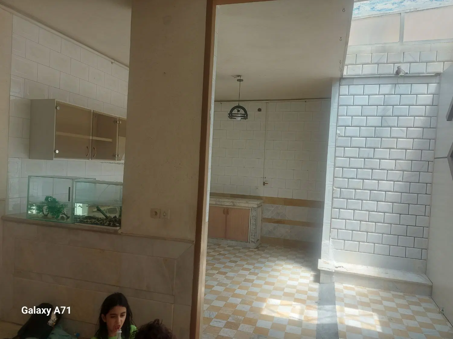 منزل دربست ویلایی حیاط دار پارکینگ مسقف