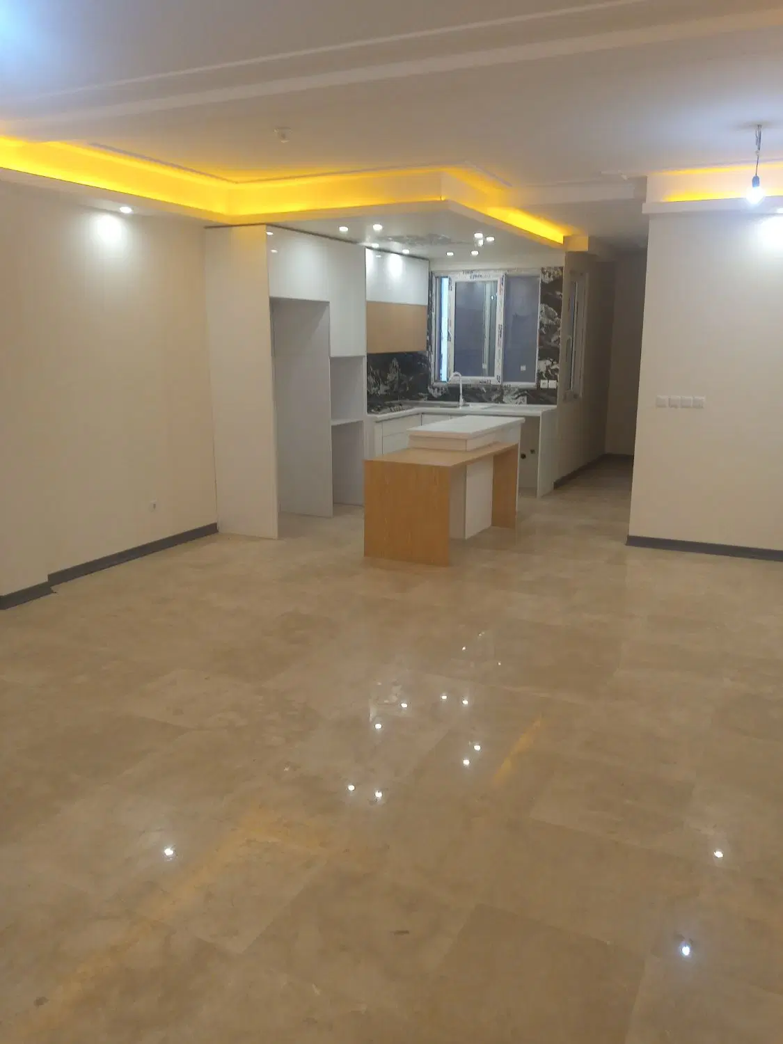 نارمک میدان ۱۶ نوساز ۸۶مترفول تخلیه