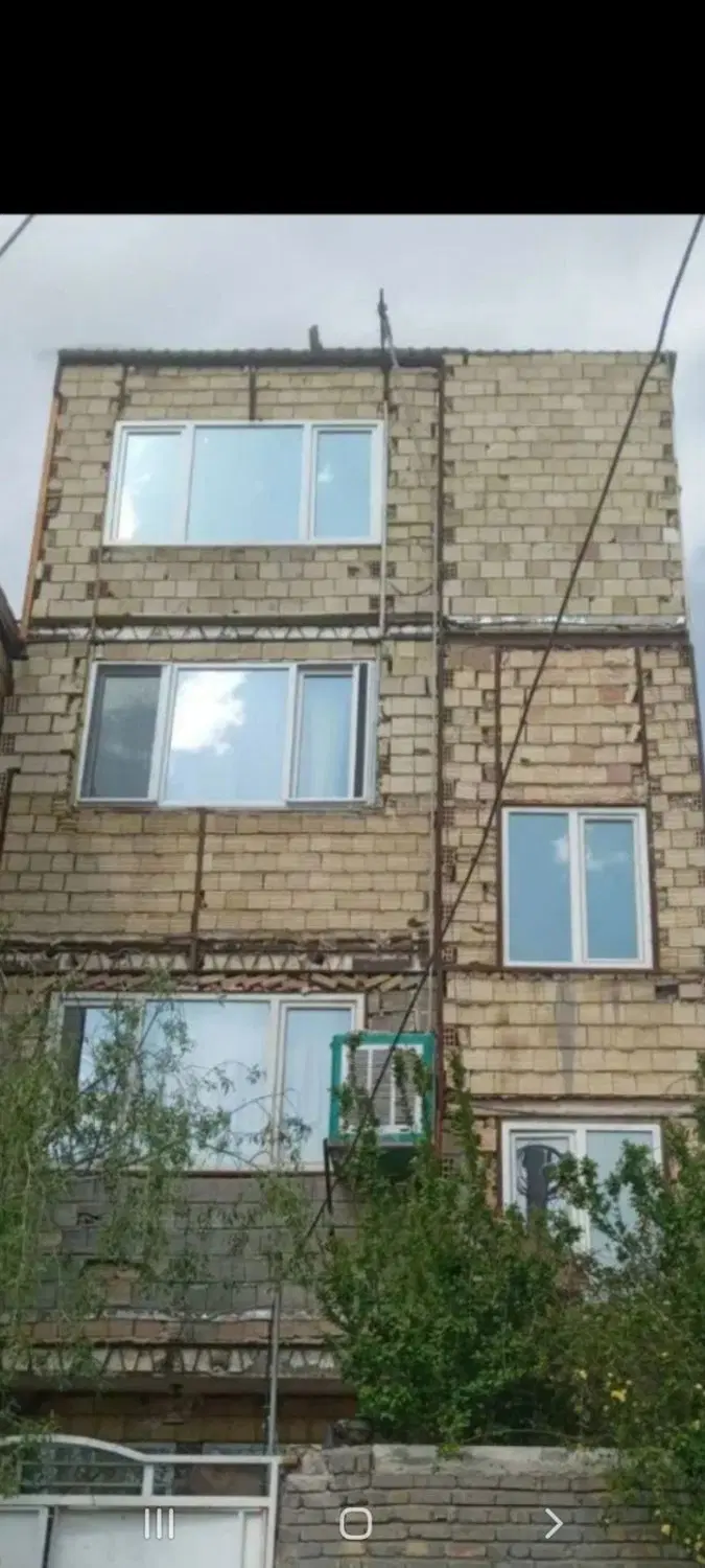 طبقه آخر سوم ...نیمه کاره