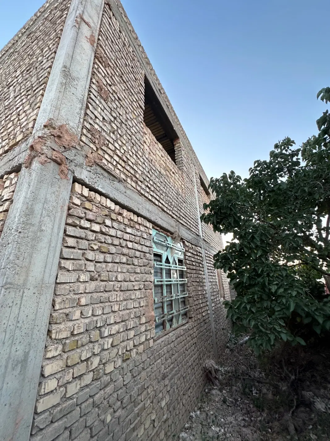 خانه نیمه ساخت روستای کوشکی