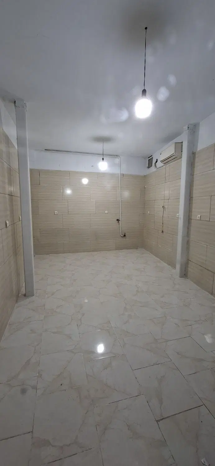مغازه ۱۷متری شیک تمیز سرامیک شده تخلیه میدان نبوت