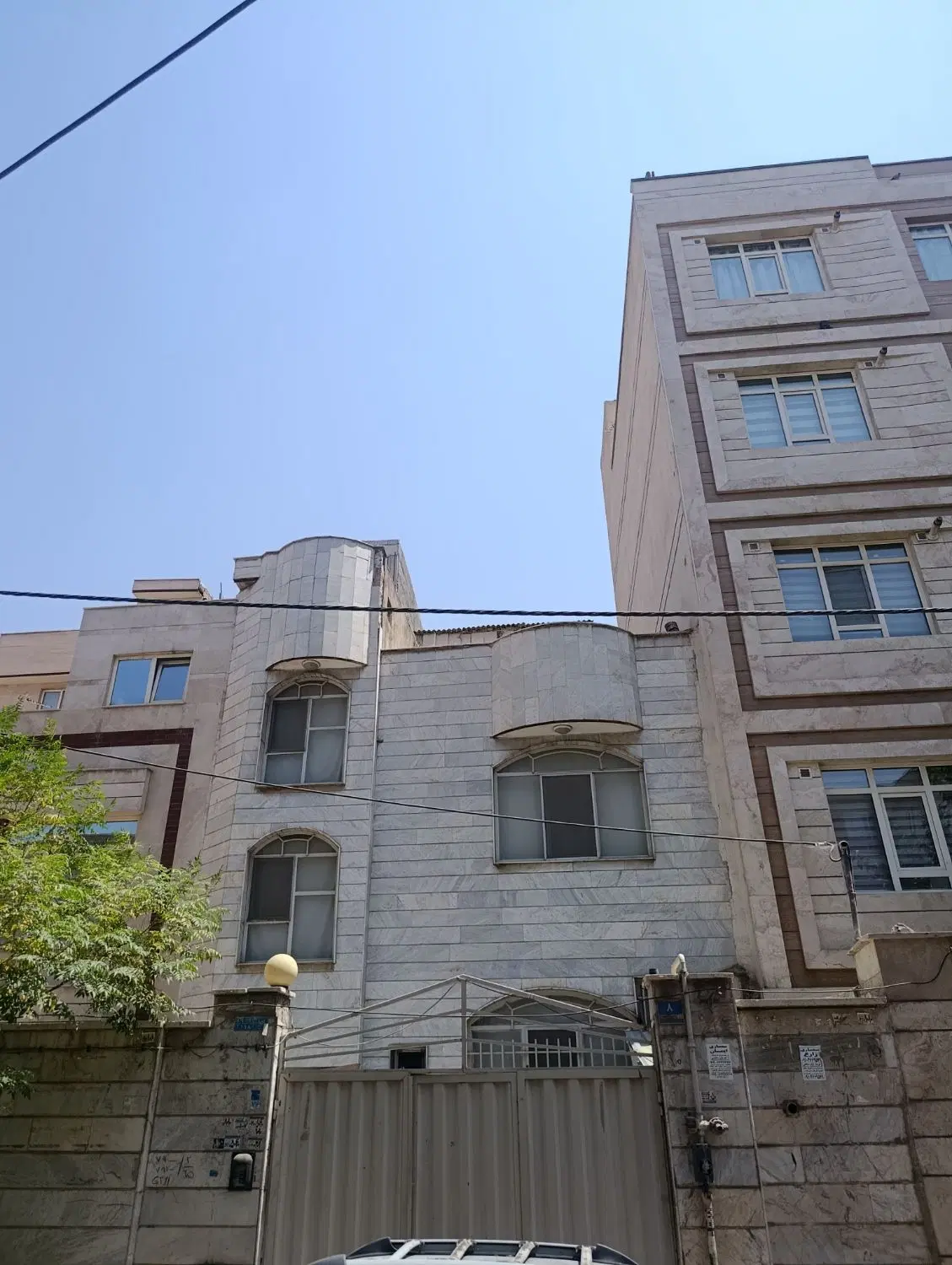 فروش خانه ویلایی همراه با جواز ساخت آماده