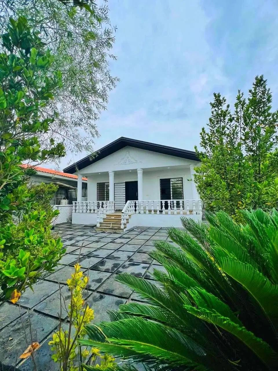 220متری نمارومی باغچه دنج سنددارشسته رفته