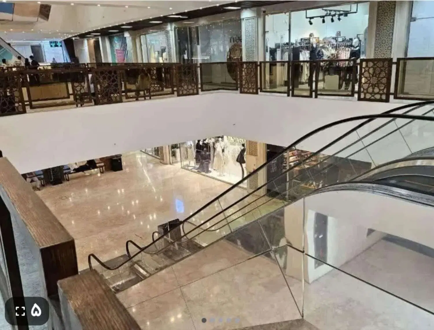 63متر مغازه اول چهارباغ بالا(مجتمع فیروزه)