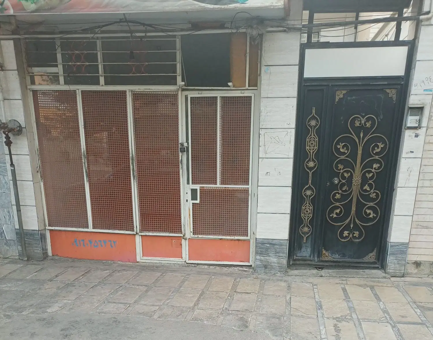 خانه دو طبقه همراه مغازه بر خیابان اصلی قآنی