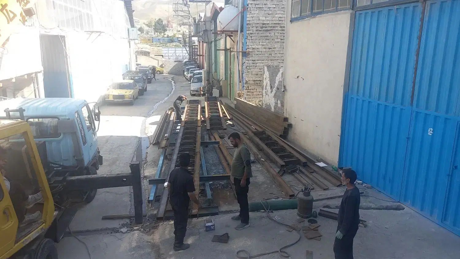سوله ۳۰۰ متری آب برق گاز نزدیک اصلی،