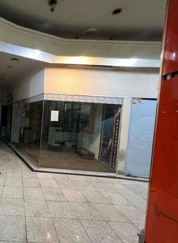 یک عدد مغازه تجاری واقع در سلسبیل