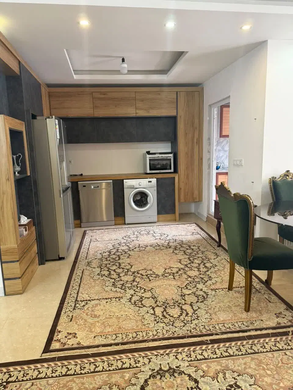آپارتمان ۱۴۰متری در بیست متری شاهد