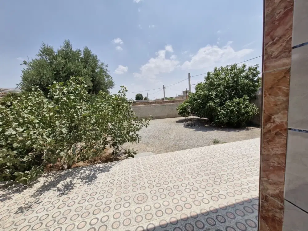 فروش خانه ویلایی ۵۵۰ متری سنددار + مغازه