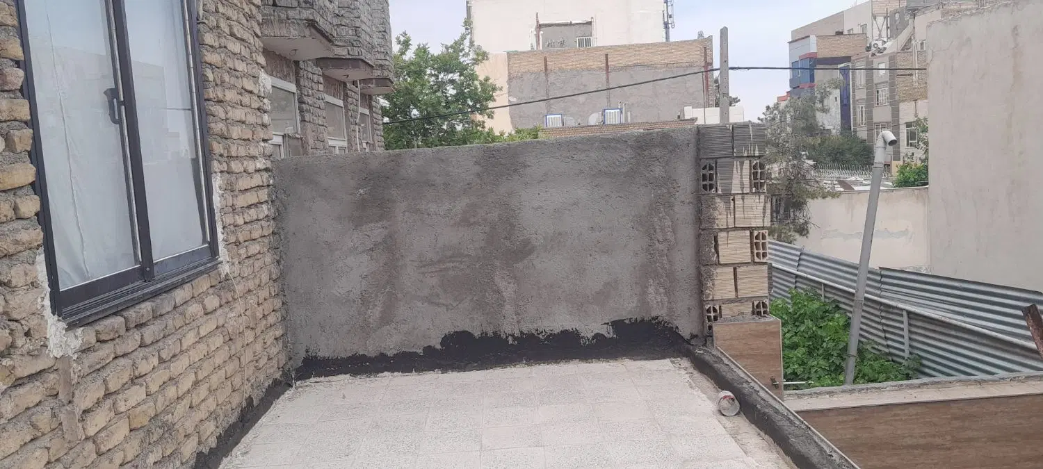 آپارتمان طبقه اول ۱۲۰متر زیربنا حیاط خلوت دار