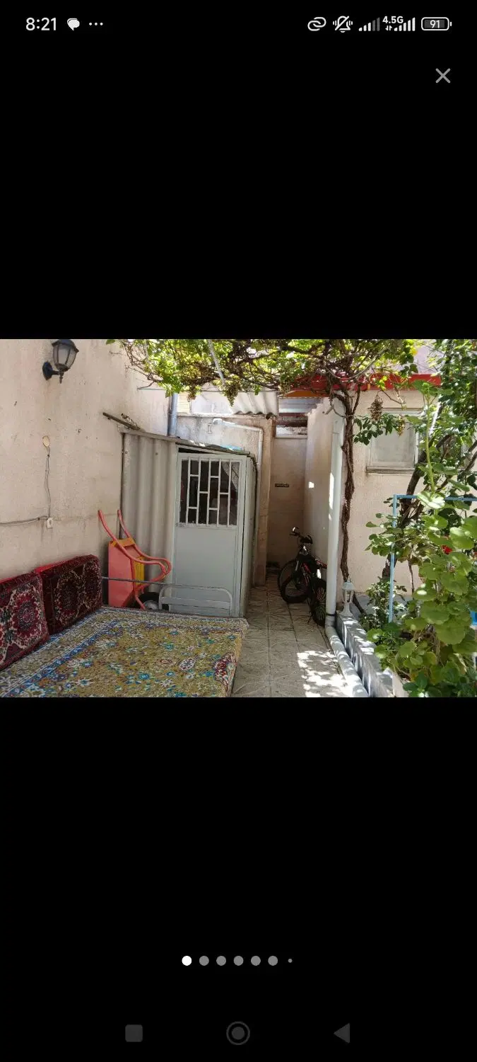 خانه دو طبقه با حیاط دلباز و پتانسیل ساخت‌ساز