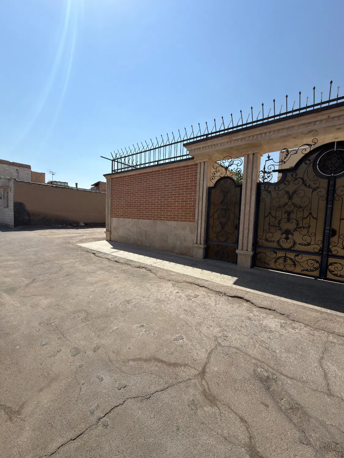 زمین باغ فین