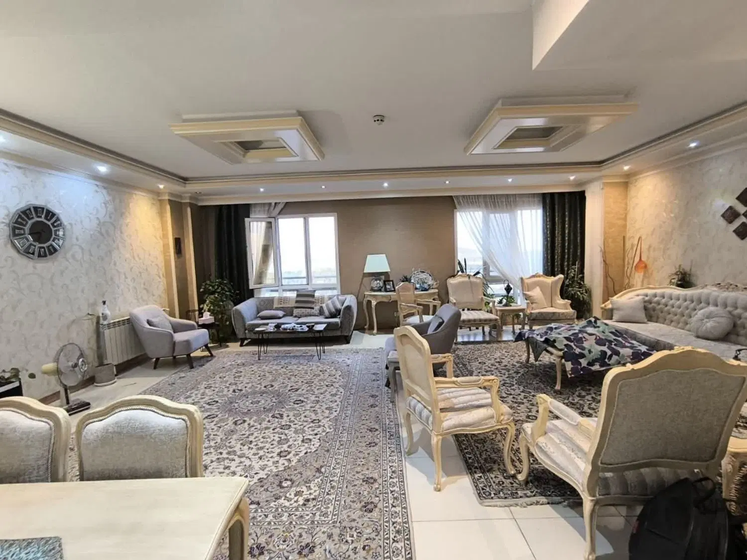 واحد ۱۱۰متری_موقعیت عالی_ویو دریاچه چیتگر