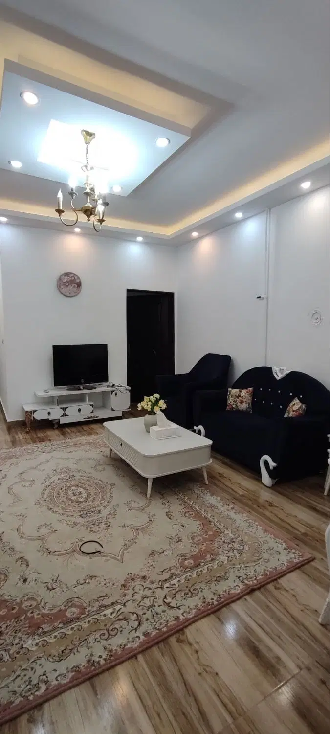 خانه ویلایی دو خوابه در مرکز شهر منظریه