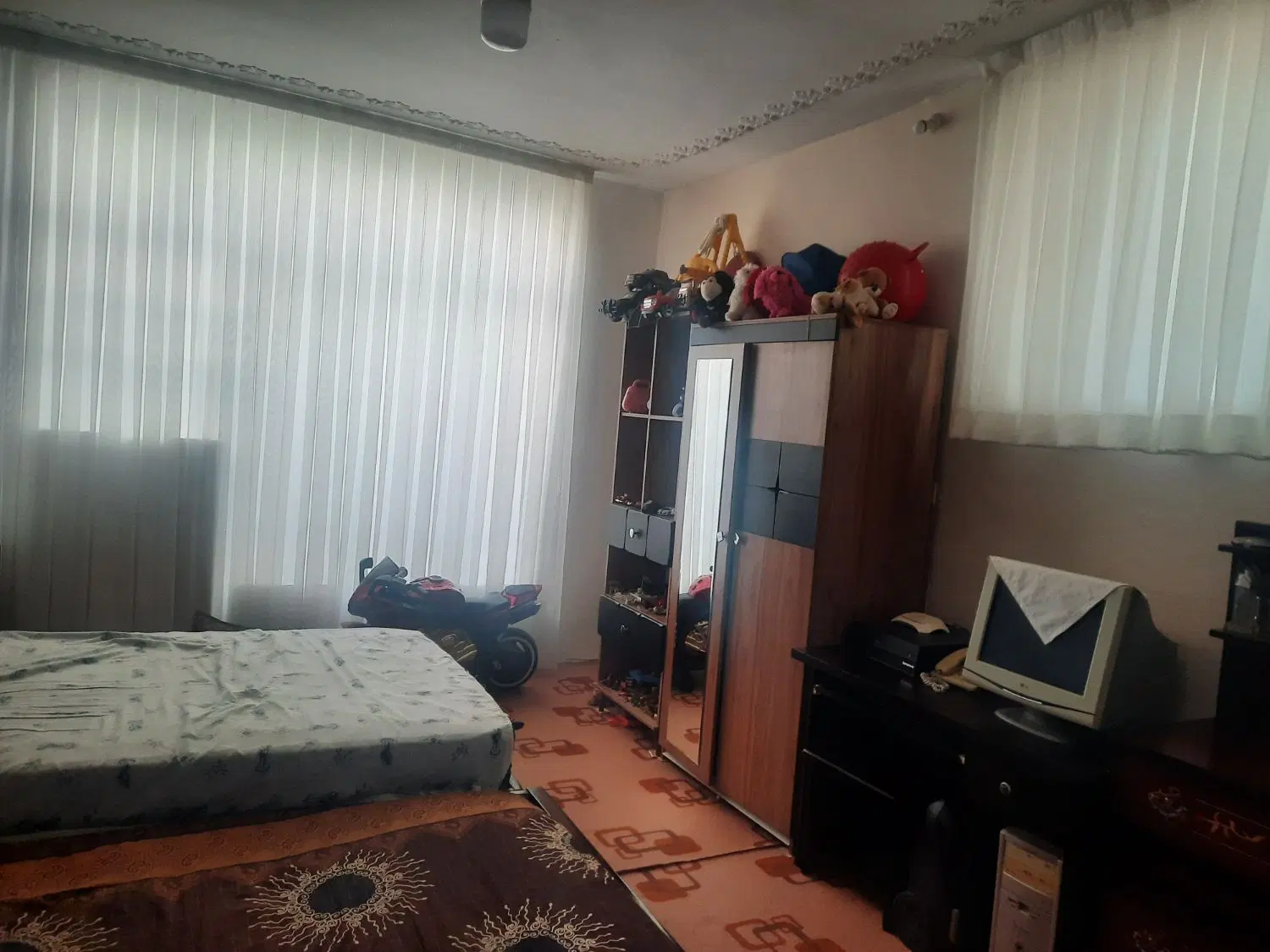 خانه ۲۵۰ متری  حیاط دار فروشی