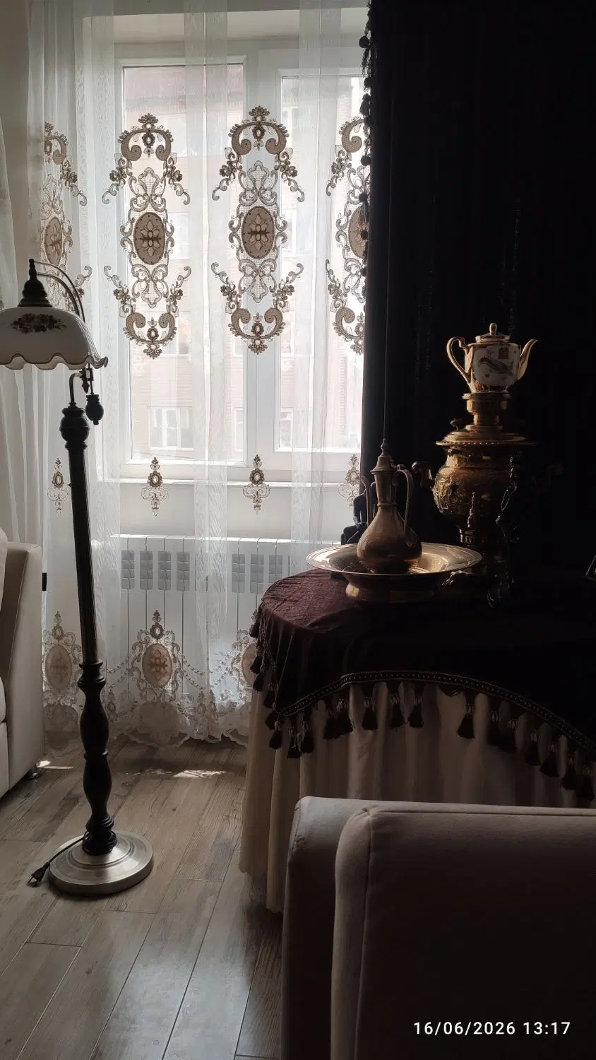همخانه خانم نیازمندیم.