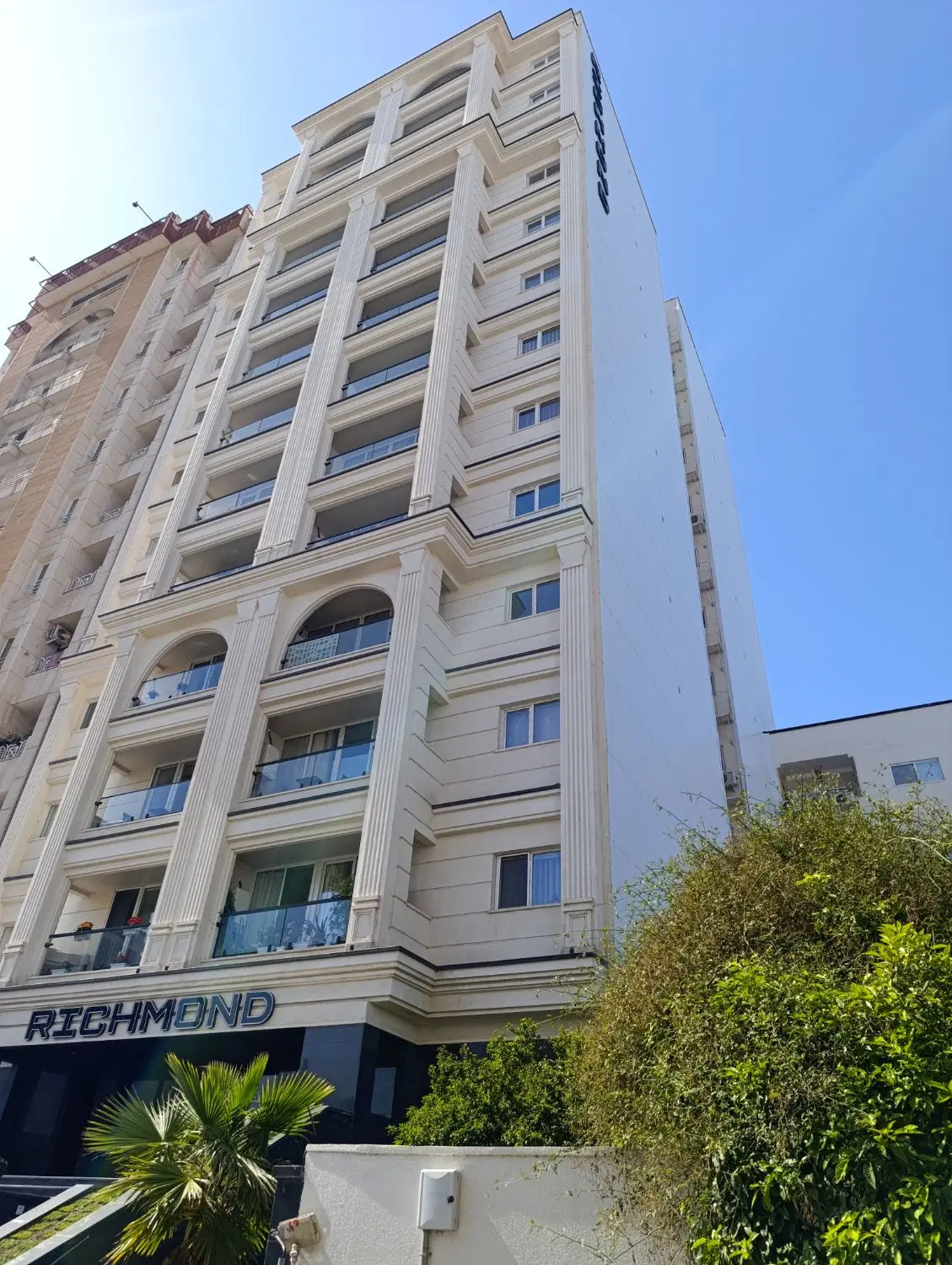 برج‌ برندخیابان محبوبی_ریچ‌موند_