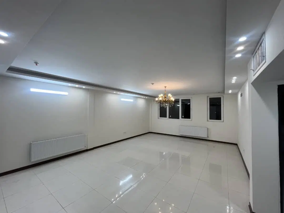 ۲۲۰ متر طبقه ۴ با اسانسور بسیار شیک و لوکس