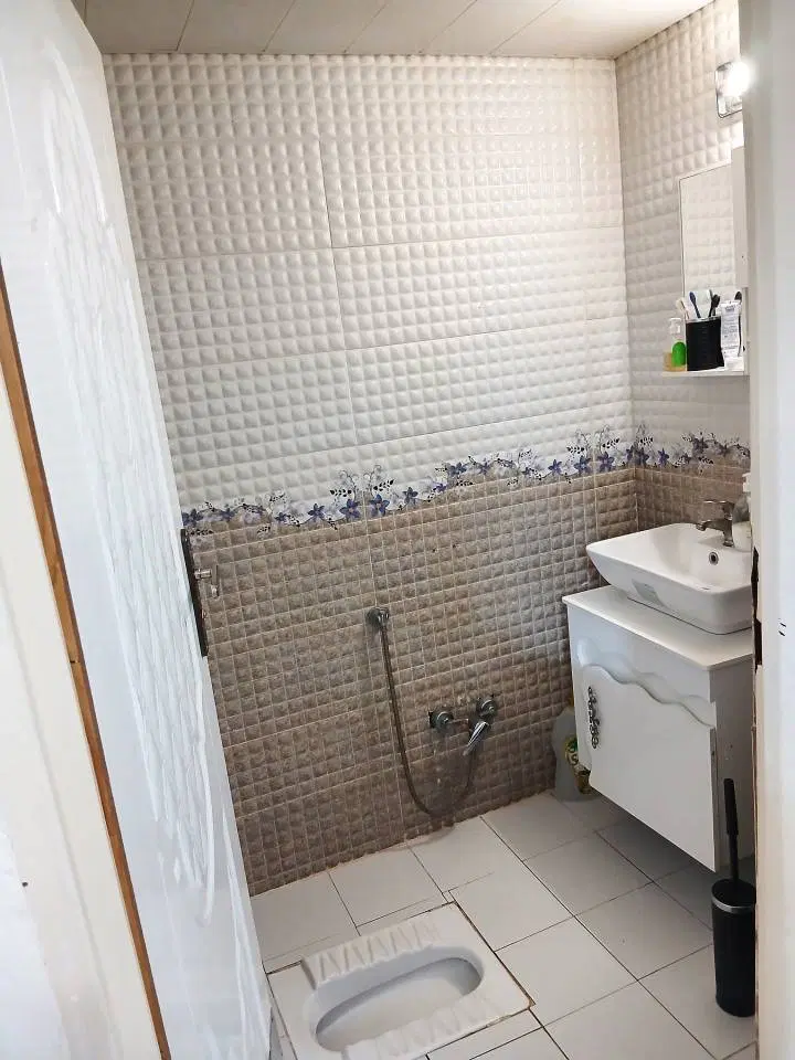 آپارتمان دوخوابه جنوبی خوش ساخت (خانه کارگر)