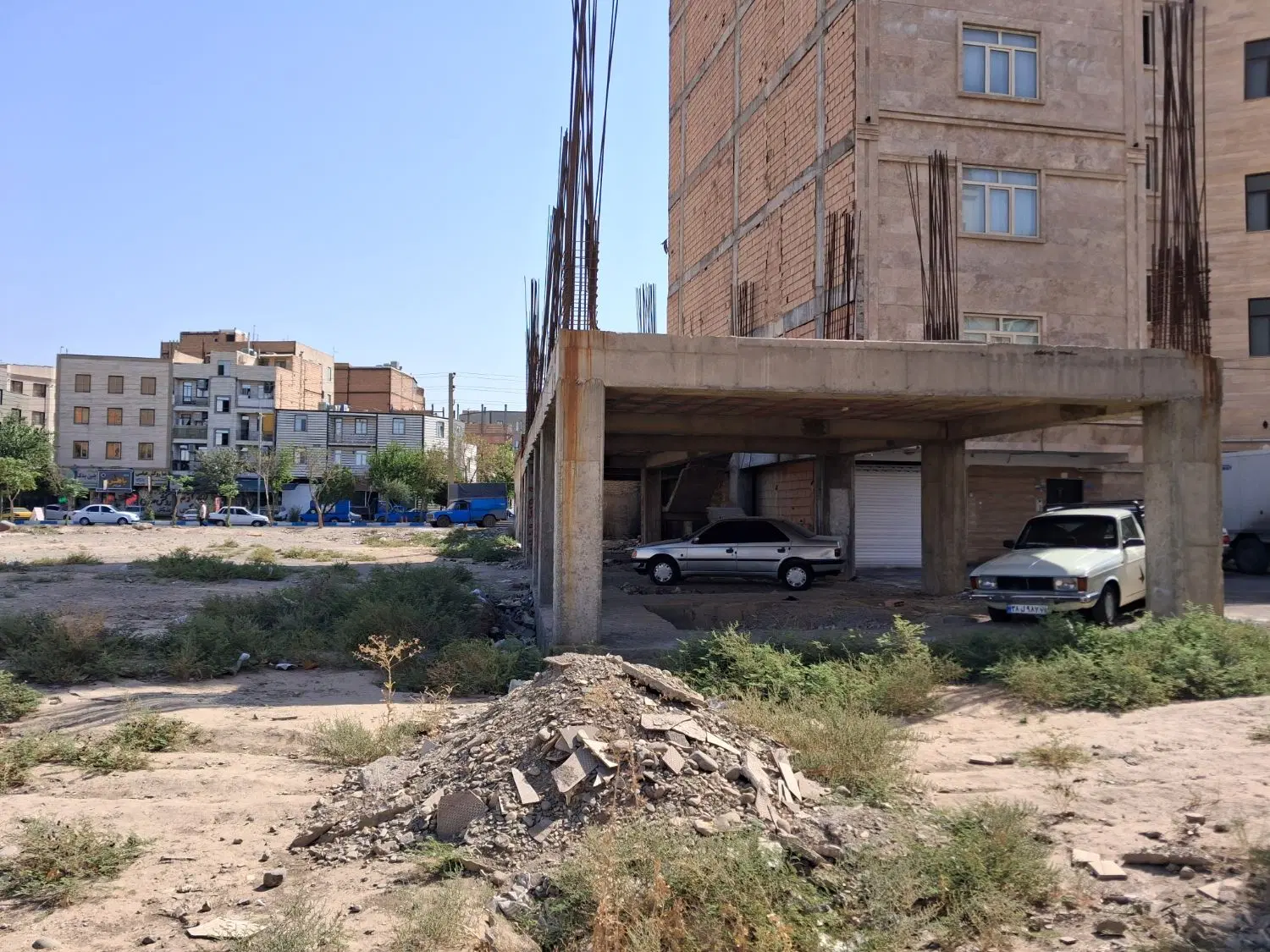 زمین مسکونی با جواز ساخت
