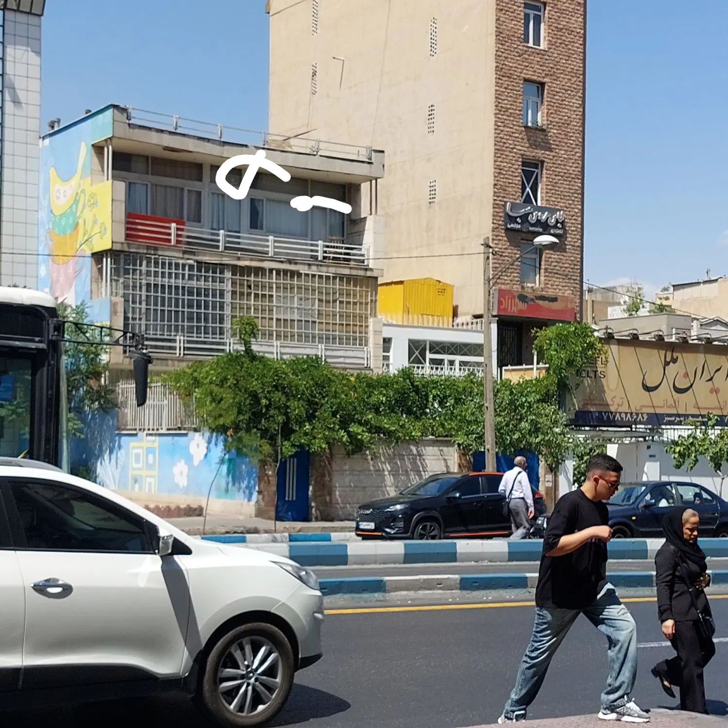 آپارتمان موقعیت اداری_بر رسالت_متروسرسبز_قدرالسهم