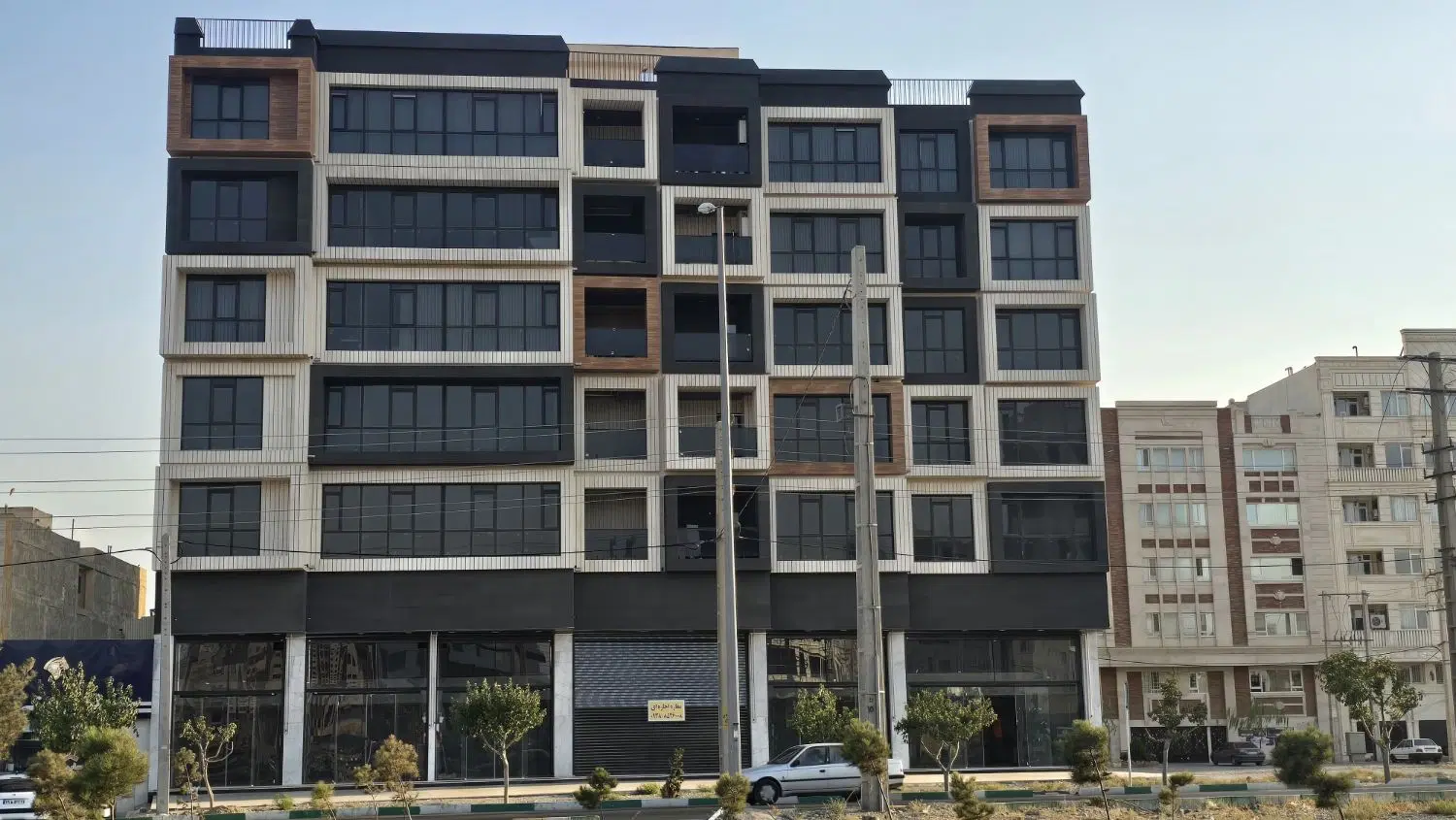 اپارتمان ۱۵۱ متری ۳ خواب با سند تک برگ