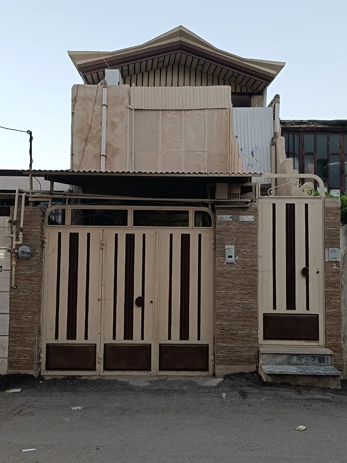 دوطبقه ویلایی ابتدای اسبستان