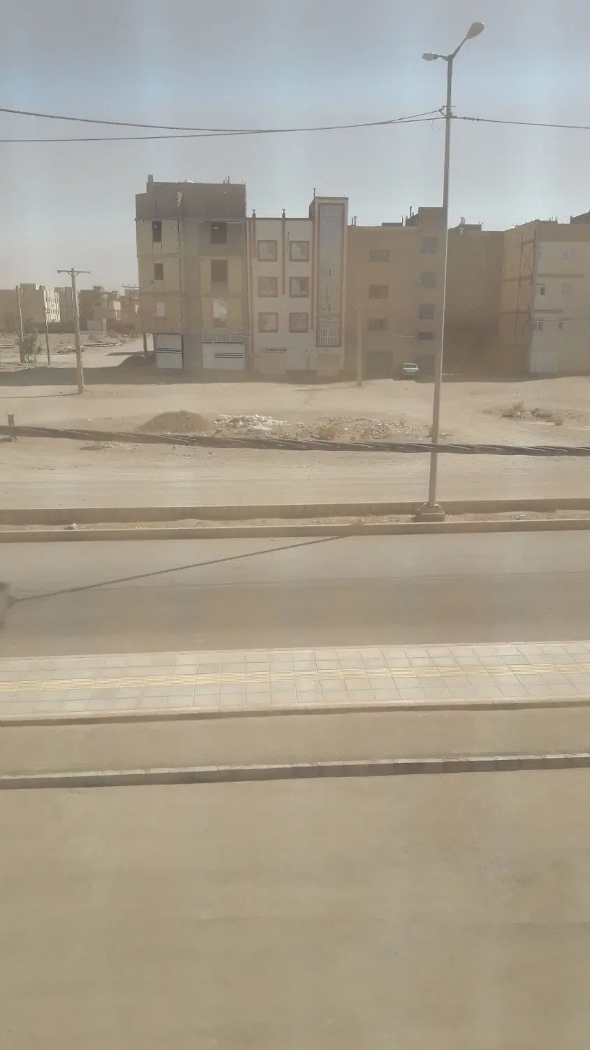 زمین سفیدک نیروگاه خورشیدی