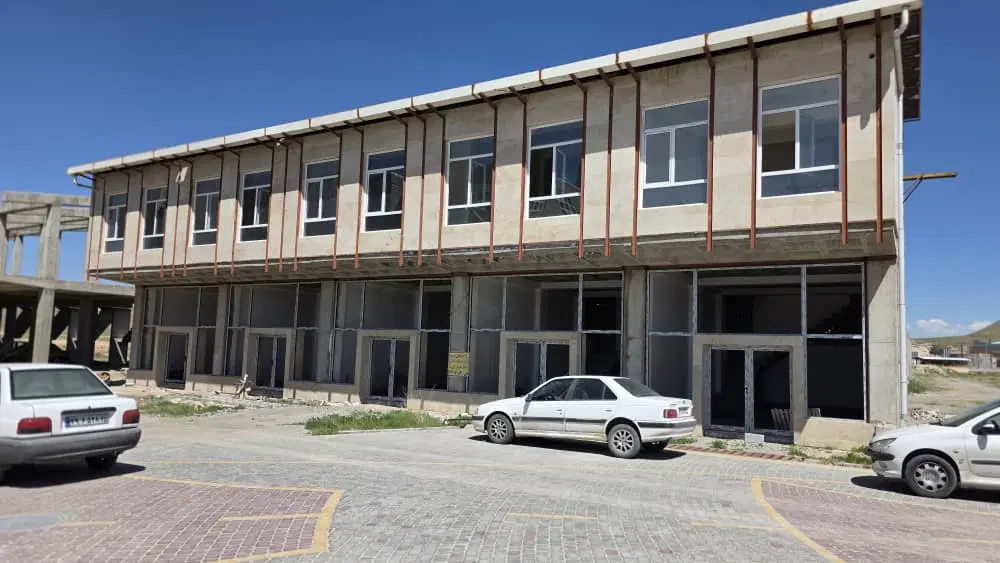 فروش مغازه در کیف و کفش چالیش