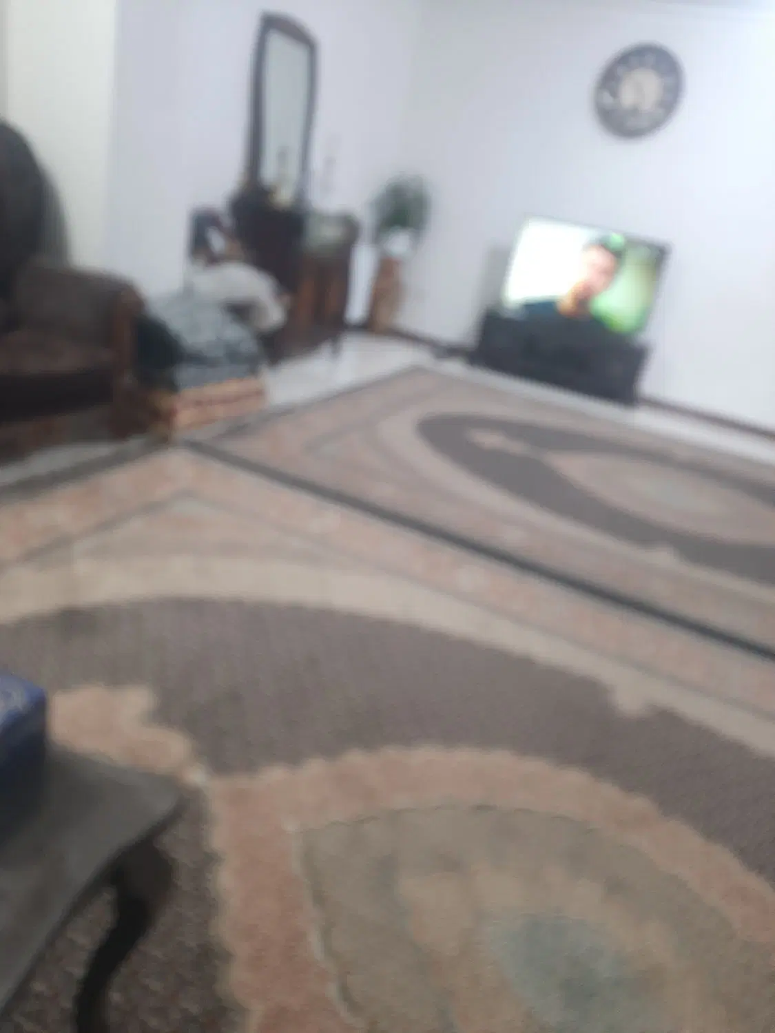 طبقه ۲شهرک ایثارشهرداری ۲خ رج پارکینگ ۱۲م
