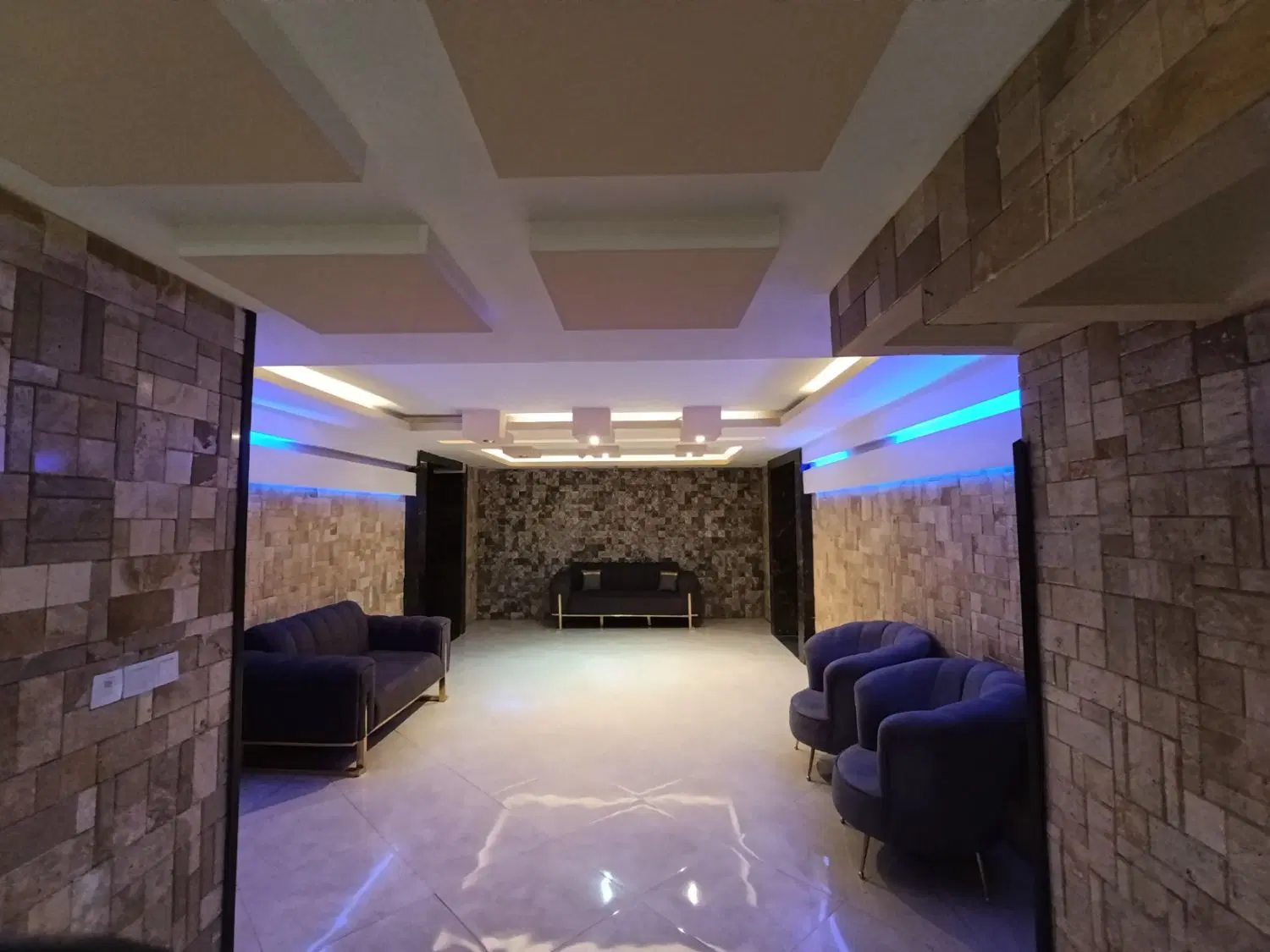 آپارتمان مسکونی باغستان کرج