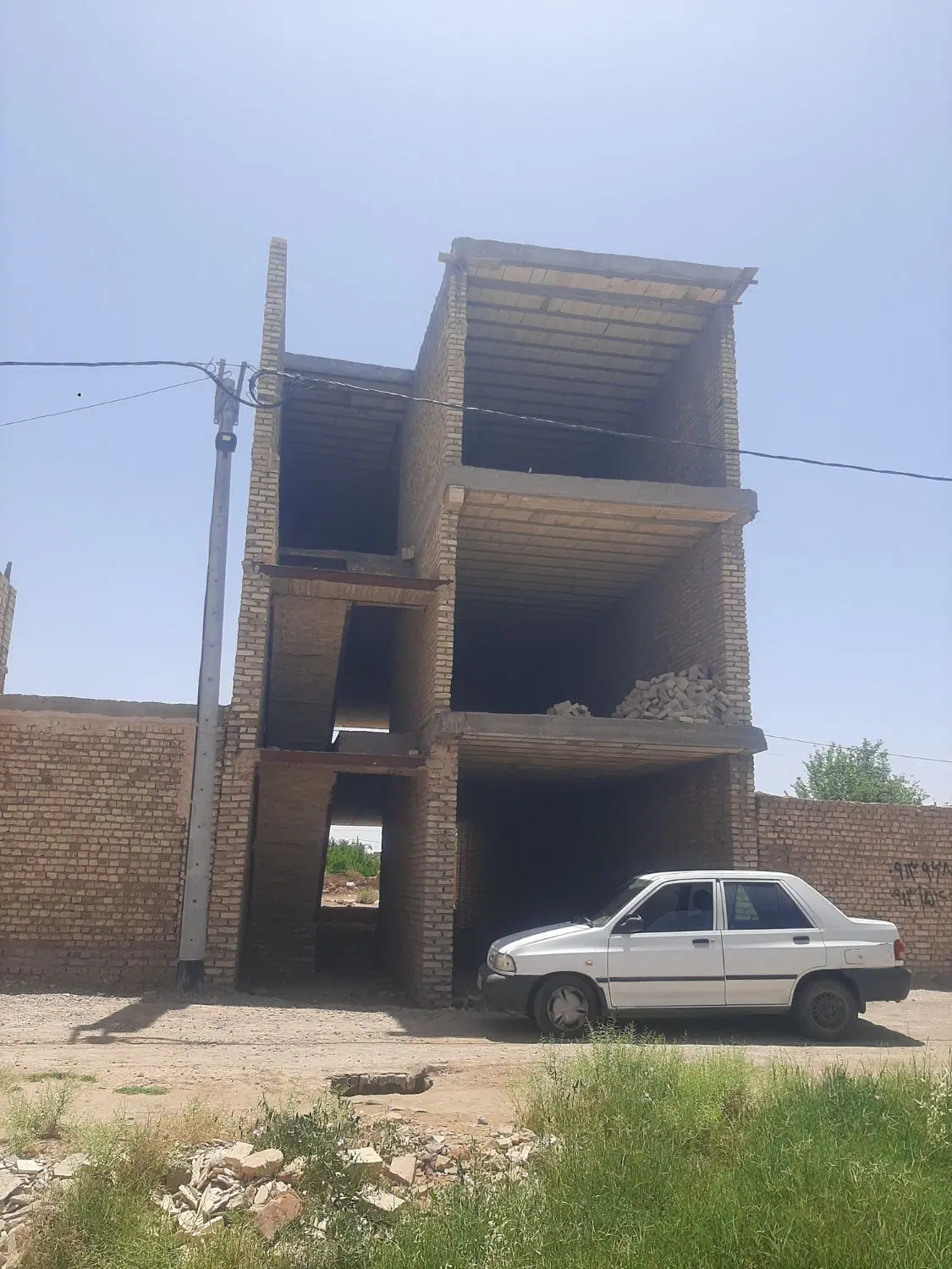 منزل ۱۸۰ متری نیمه ساز استقلال