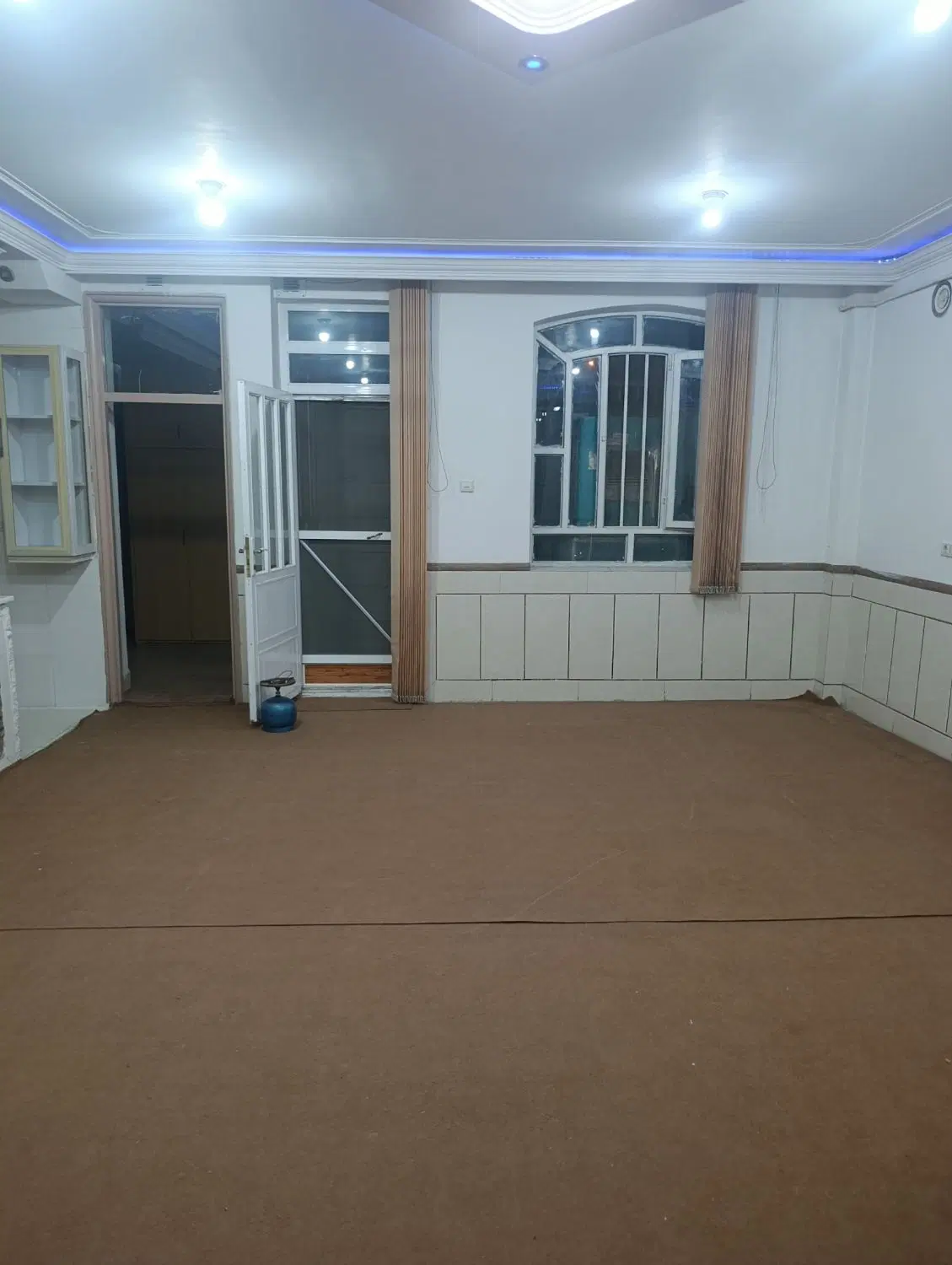 منزل مسکونی طبقه همکف دوخوابه در خیابان دهقان